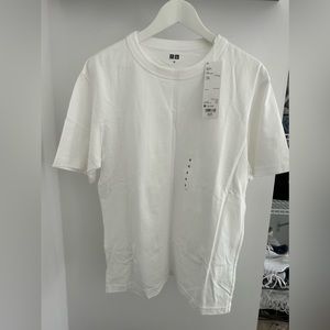 NEW Uniqlo Classic White Men’s T-Shirt